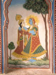 . . . sous les yeux de Krishna et de sa bergre prfre Radha.