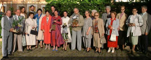 De gauche  droite: Lucien, Jean, Paulette, Mariette, Pierrot, Tata, Marcelle, Brice, Dominique, Rosemary, Daniel, Marie-Lopoldine, Jeannette, Marie-Thrse, Roberto, Elsa, Henriette, Loulou, Joseph . . . et le photographe Claude!